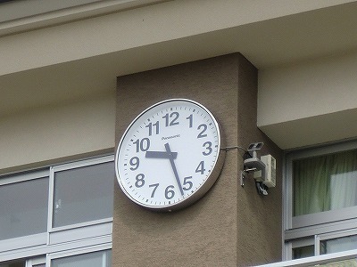 時計を設置しました 北杜市立長坂小学校ブログ